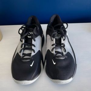Nike Freak 4 Size 7 Youth